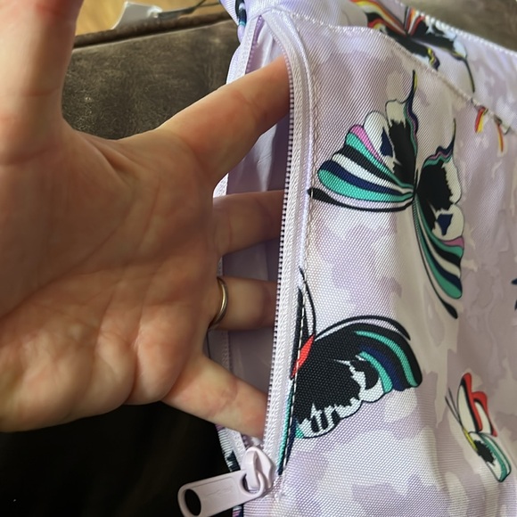 NWTO Vera Bradley lavendar butterfly print crossbody - Picture 6 of 7